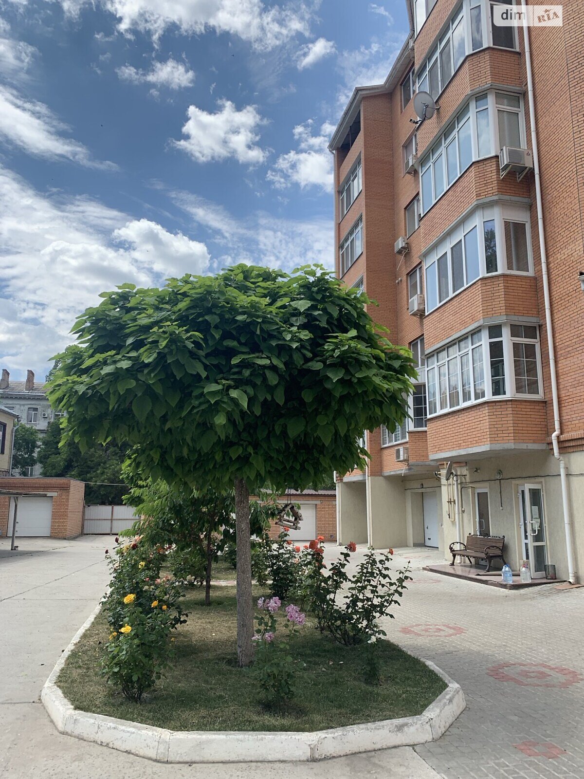 Продажа пятикомнатной квартиры в Николаеве, на бул. Бугский, район Сухой фонтан фото 1