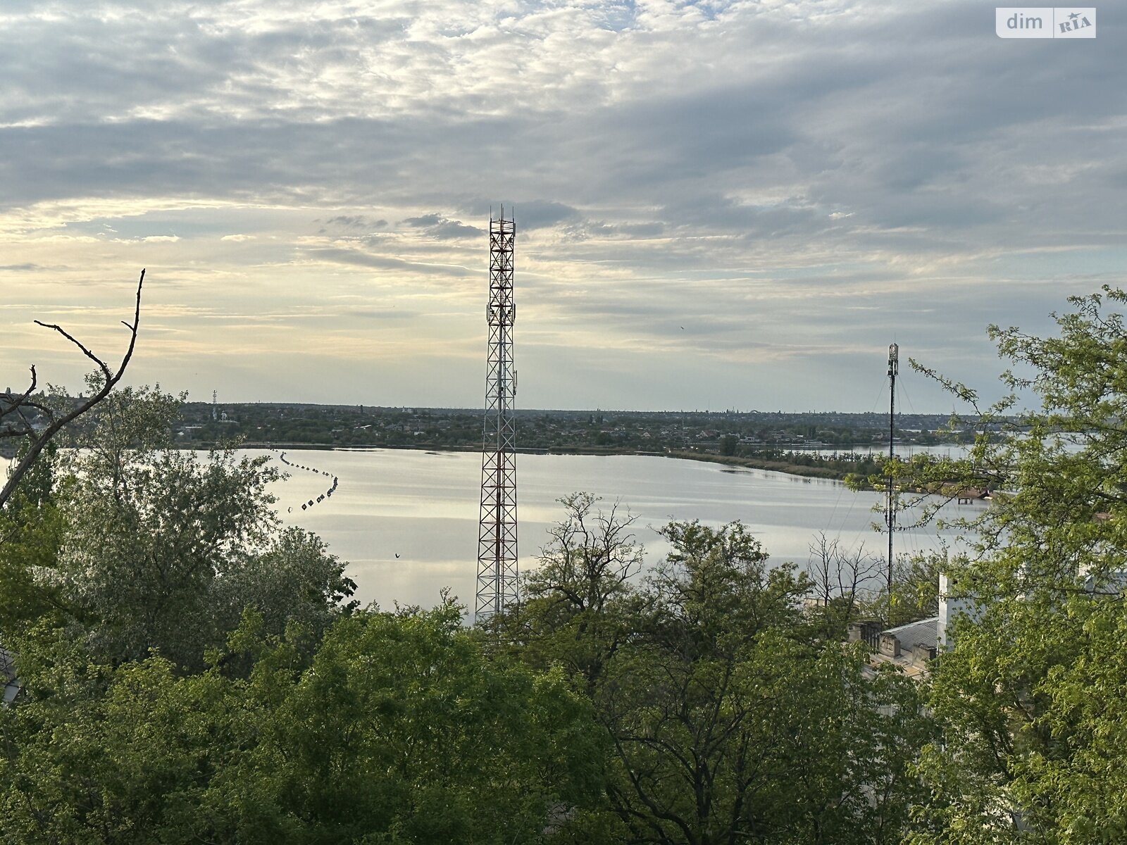 Продаж трикімнатної квартири в Миколаєві, на вул. Терасна 1А, район Сухий фонтан фото 1 Продаж трикімнатної квартири в Миколаєві, на вул. Терасна 1А, район Сухий фонтан фото 1