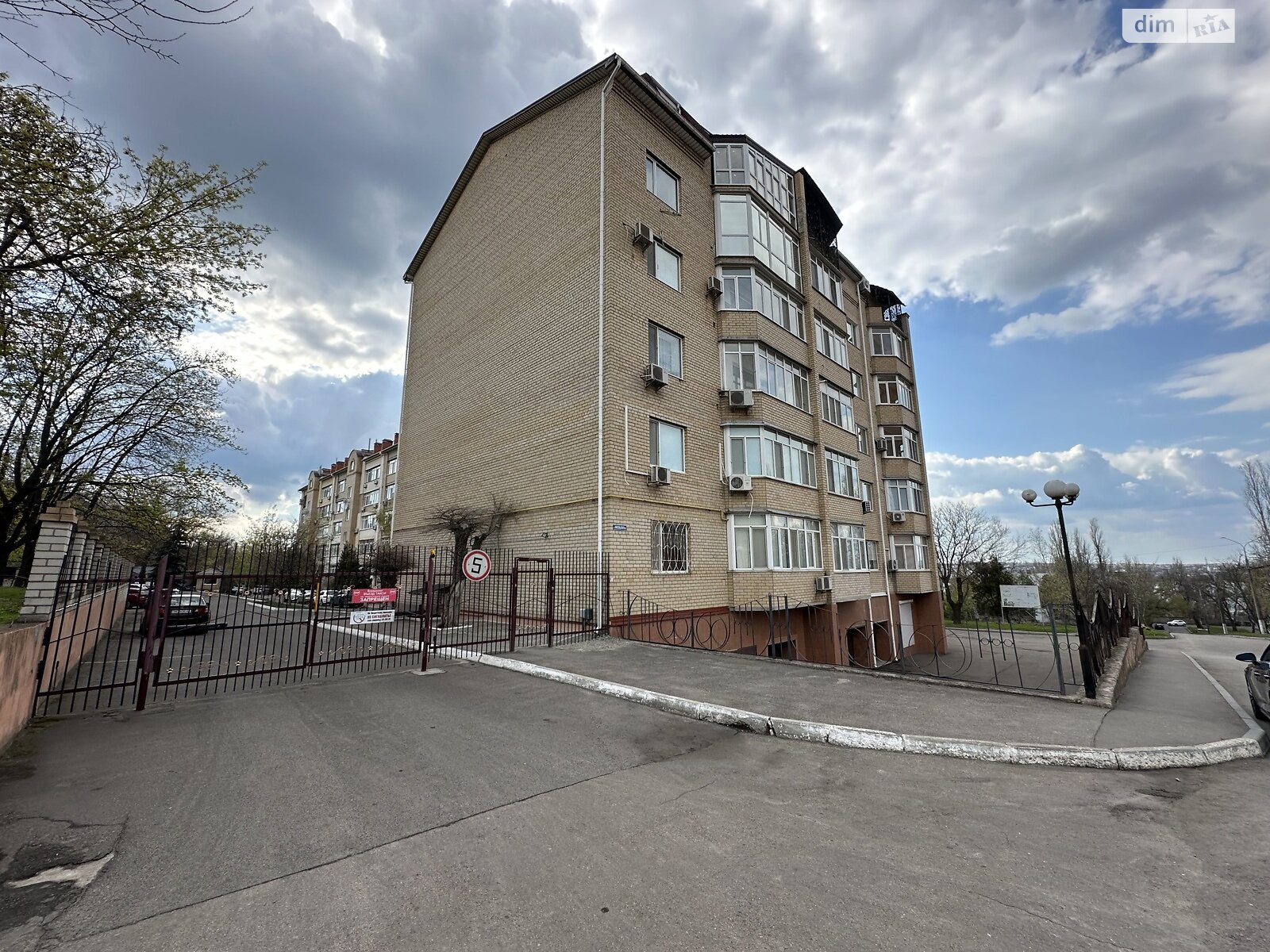 Продажа трехкомнатной квартиры в Николаеве, на Никольская 4А, район Сухой фонтан фото 1 Продажа трехкомнатной квартиры в Николаеве, на Никольская 4А, район Сухой фонтан фото 1