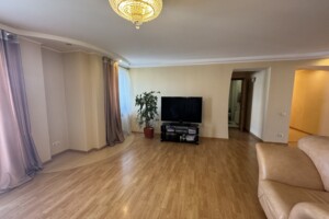 Продаж трикімнатної квартири в Миколаєві, на просп. Героїв України 13В, район Центральний фото 2