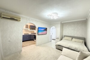 Продаж однокімнатної квартири в Миколаєві, на просп. Центральний, район Центр фото 2