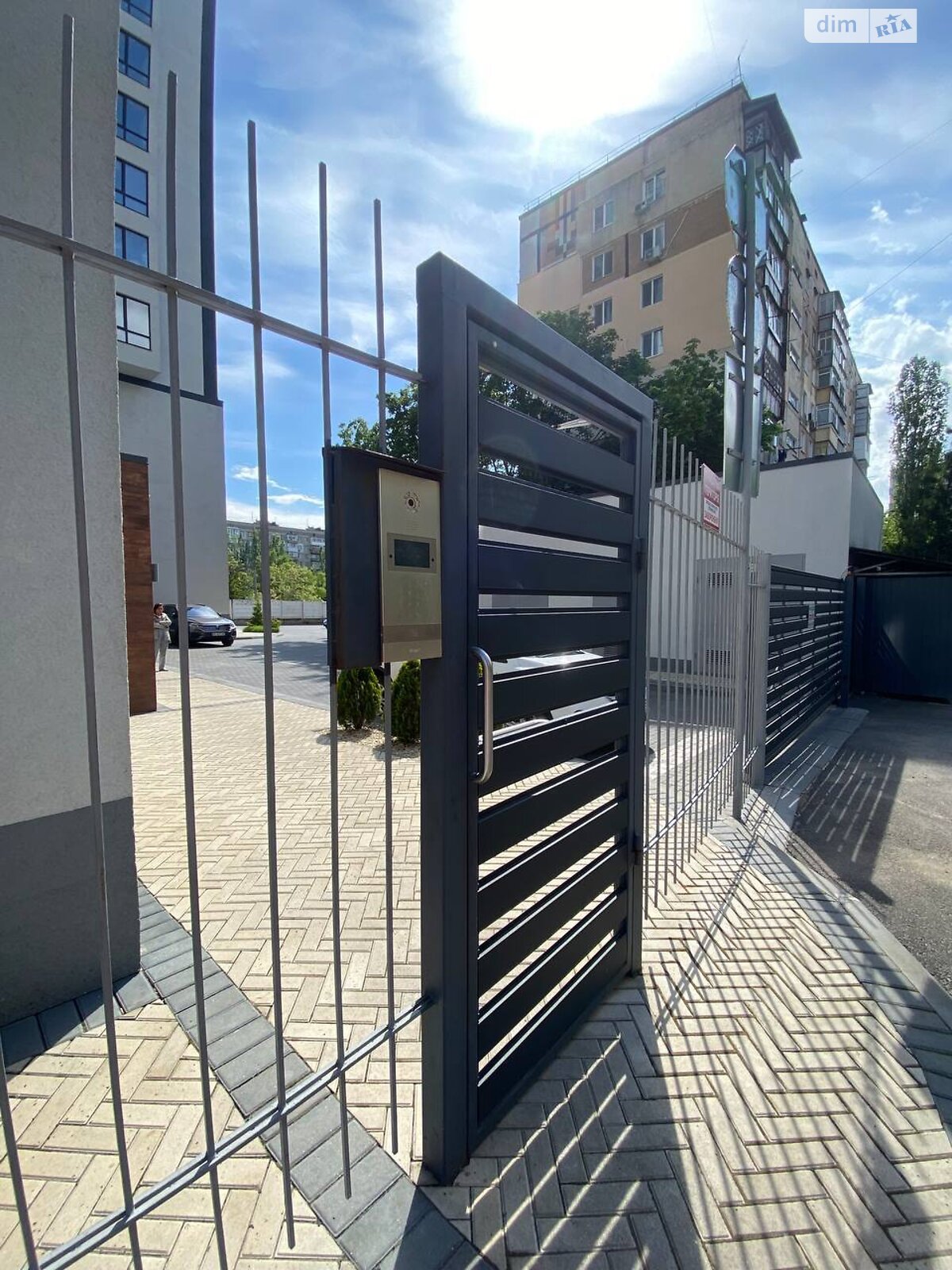 Продаж трикімнатної квартири в Миколаєві, на просп. Центральний 172, район Центральний фото 1 Продаж трикімнатної квартири в Миколаєві, на просп. Центральний 172, район Центральний фото 1