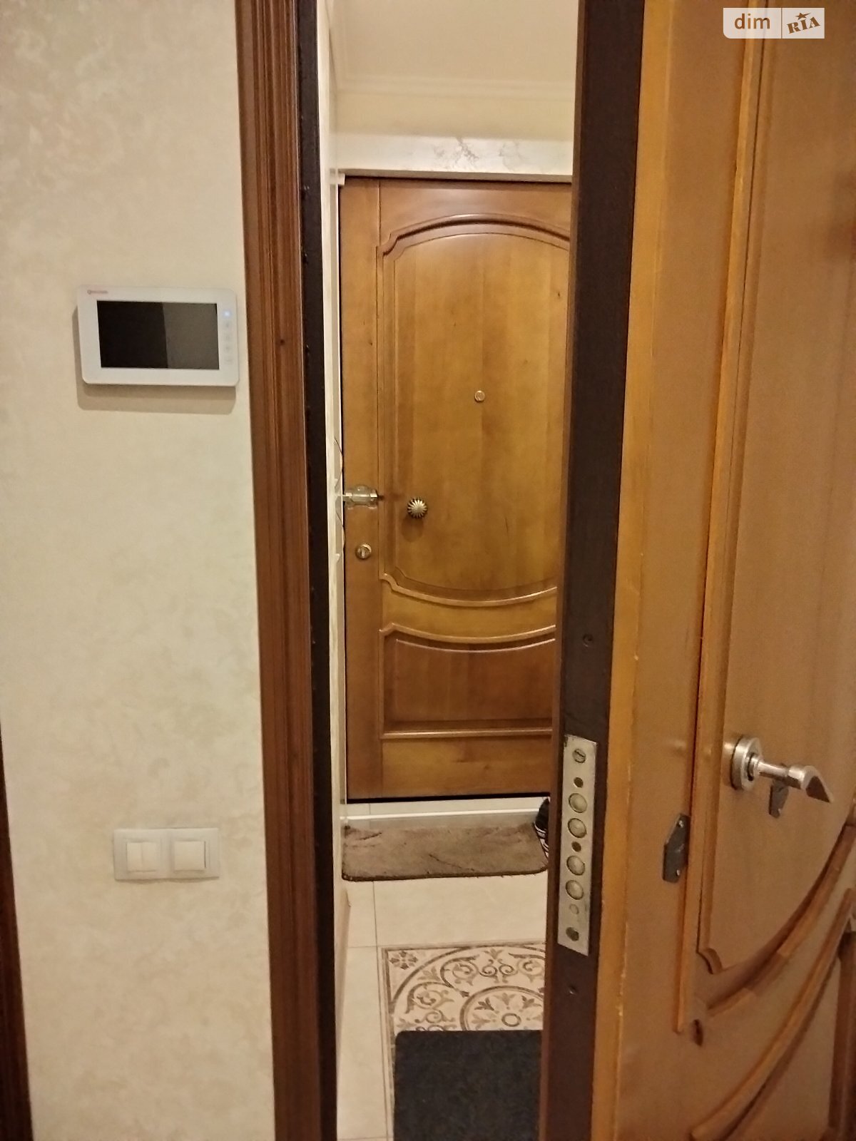 Продаж трикімнатної квартири в Миколаєві, на вул. Захисників Миколаєва, район Центральний фото 1 Продаж трикімнатної квартири в Миколаєві, на вул. Захисників Миколаєва, район Центральний фото 1
