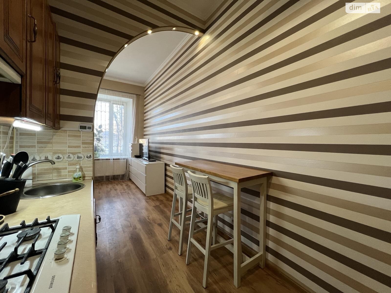 Продаж однокімнатної квартири в Миколаєві, на вул. Захисників Миколаєва, район Центральний фото 1