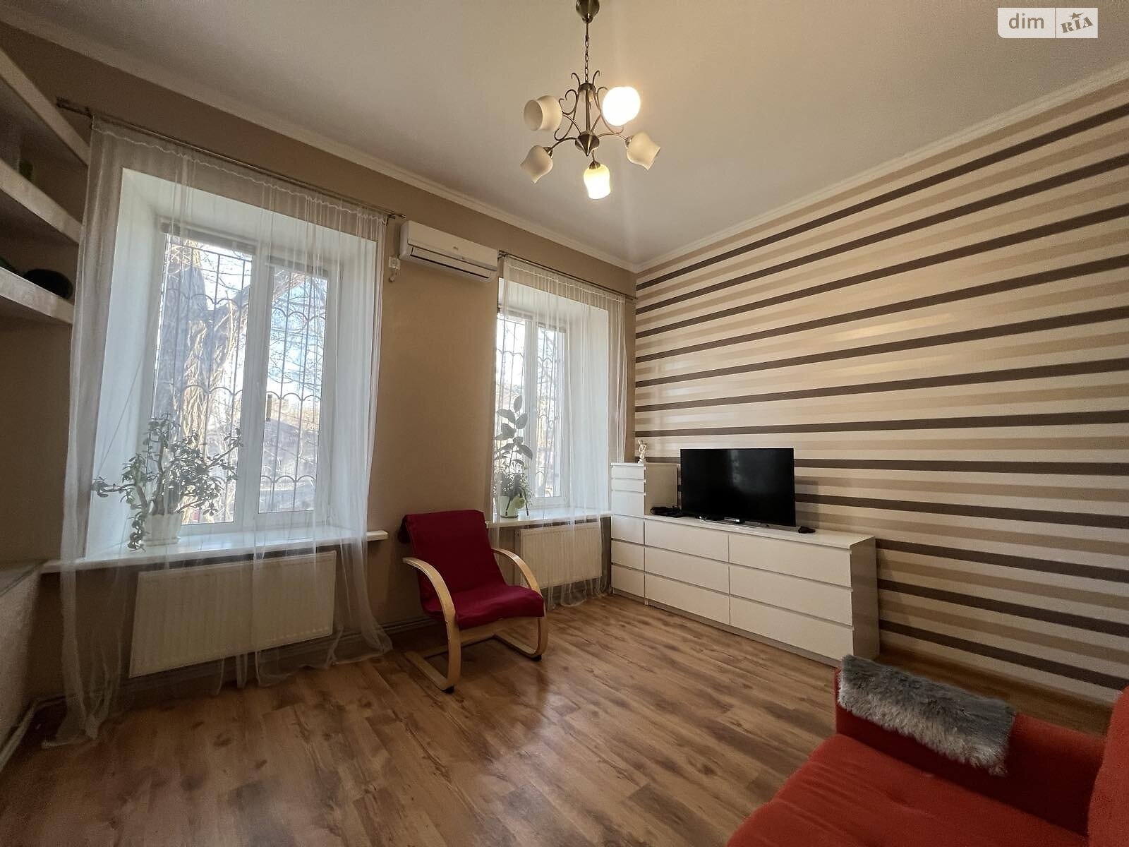 Продаж однокімнатної квартири в Миколаєві, на вул. Захисників Миколаєва, район Центральний фото 1