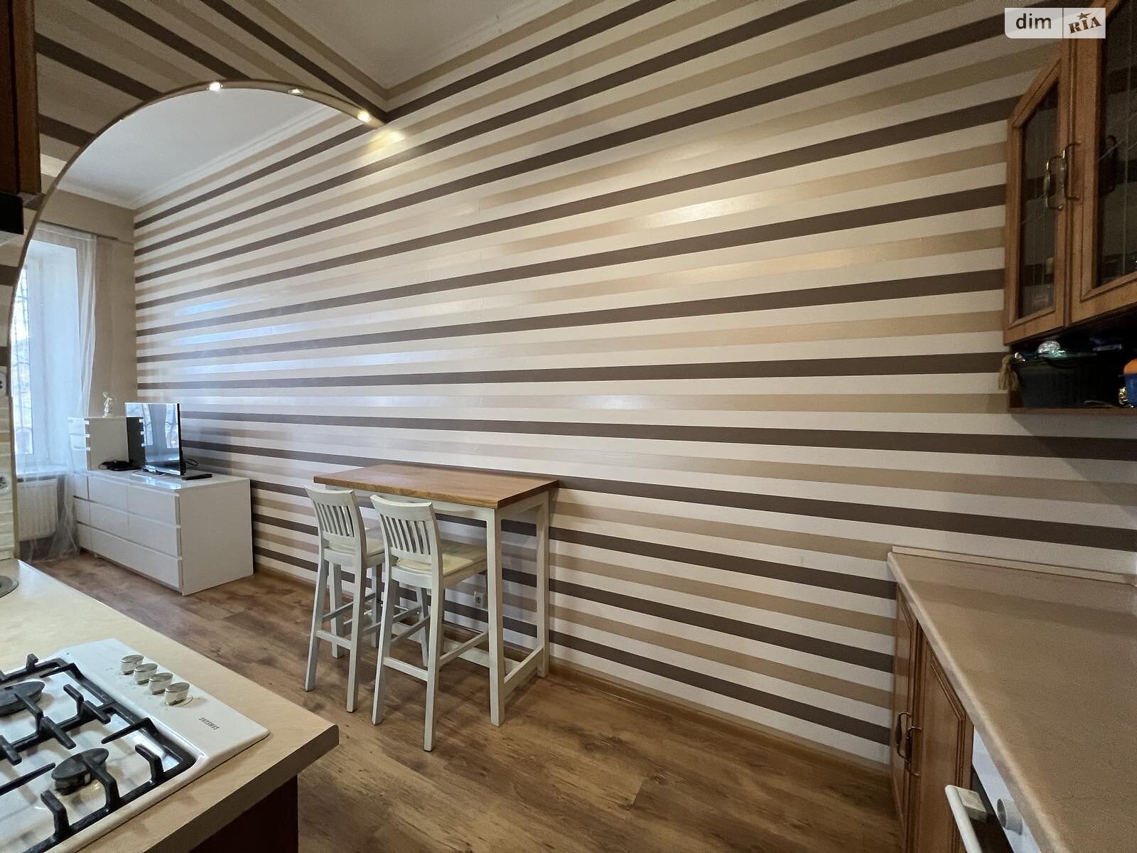 Продаж однокімнатної квартири в Миколаєві, на вул. Захисників Миколаєва, район Центральний фото 1