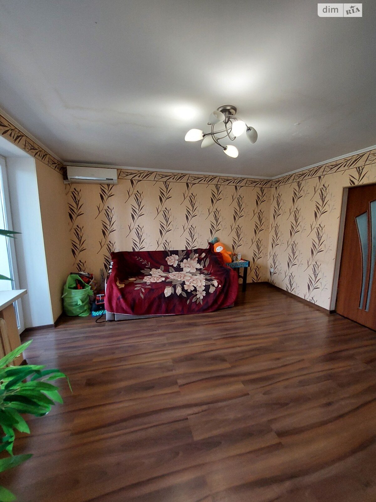 Продажа трехкомнатной квартиры в Николаеве, на ул. Космонавтов, район ЮТЗ фото 1 Продажа трехкомнатной квартиры в Николаеве, на ул. Космонавтов, район ЮТЗ фото 1
