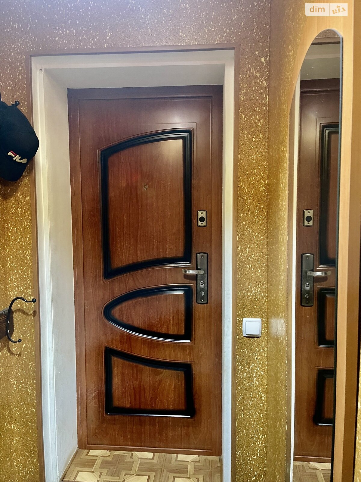 Продажа трехкомнатной квартиры в Николаеве, на ул. Театральная, район ЮТЗ фото 1 Продажа трехкомнатной квартиры в Николаеве, на ул. Театральная, район ЮТЗ фото 1