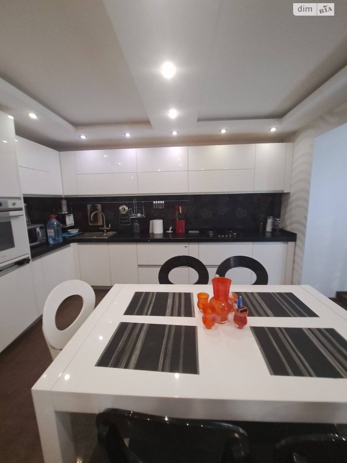 Продаж трикімнатної квартири в Миколаєві, на вул. Курортна, район Заводський фото 1