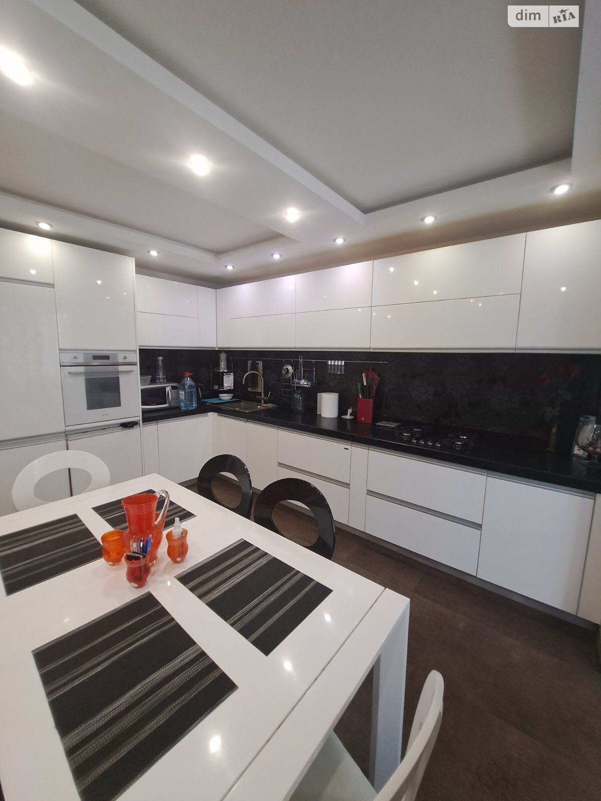 Продаж трикімнатної квартири в Миколаєві, на вул. Курортна, район Заводський фото 1