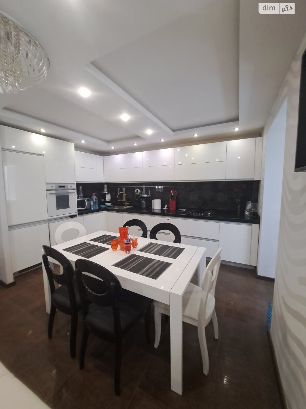 Продаж трикімнатної квартири в Миколаєві, на вул. Курортна, район Заводський фото 1