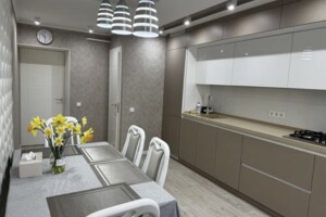 Продаж чотирикімнатної квартири в Миколаєві, на вул. Лазурна, район Заводський фото 2