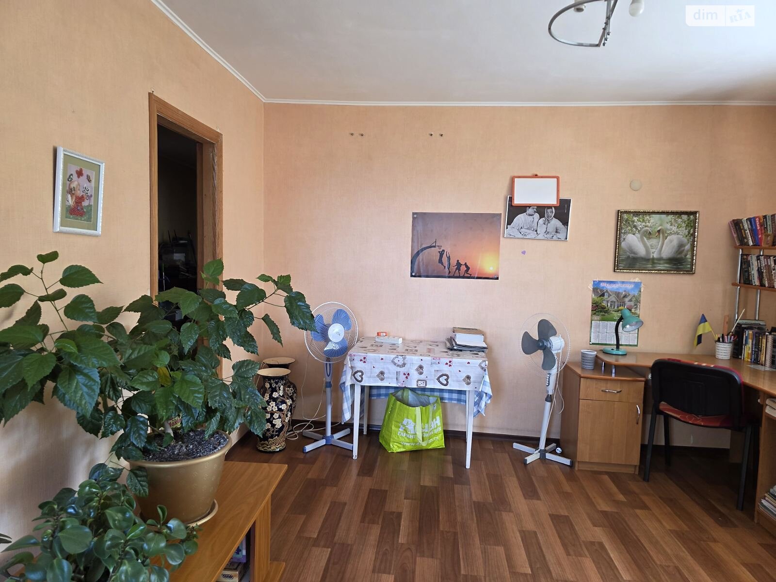 Продажа трехкомнатной квартиры в Николаеве, на ул. Леваневцев, район Заводской фото 1