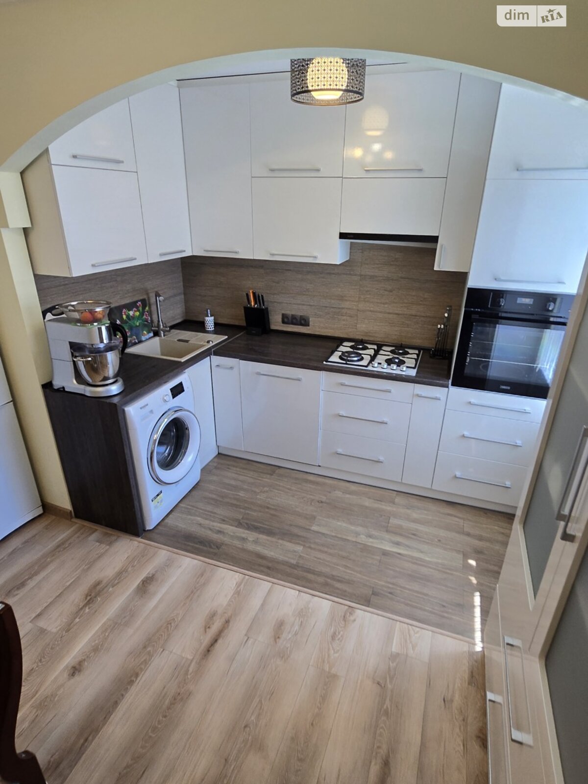 Продаж трикімнатної квартири в Миколаєві, на просп. Центральний, район Заводський фото 1