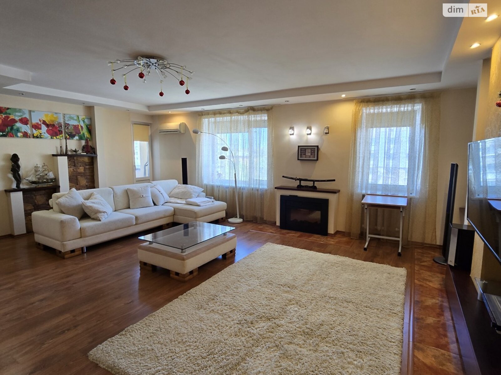 Продаж трикімнатної квартири в Миколаєві, на просп. Центральний, район Заводський фото 1