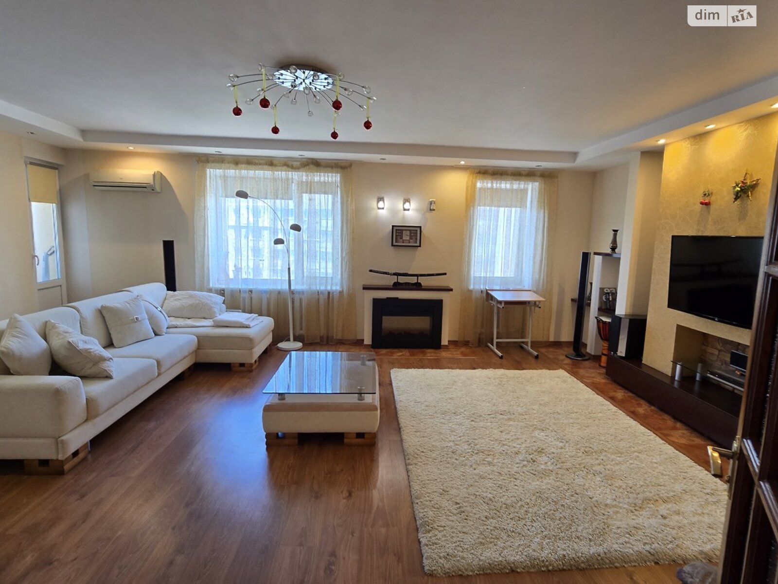 Продаж трикімнатної квартири в Миколаєві, на просп. Центральний, район Заводський фото 1