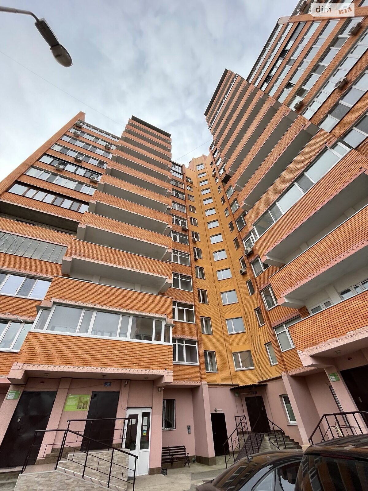 Продажа трехкомнатной квартиры в Николаеве, на ул. Водопроводная 34, район Заводской фото 1