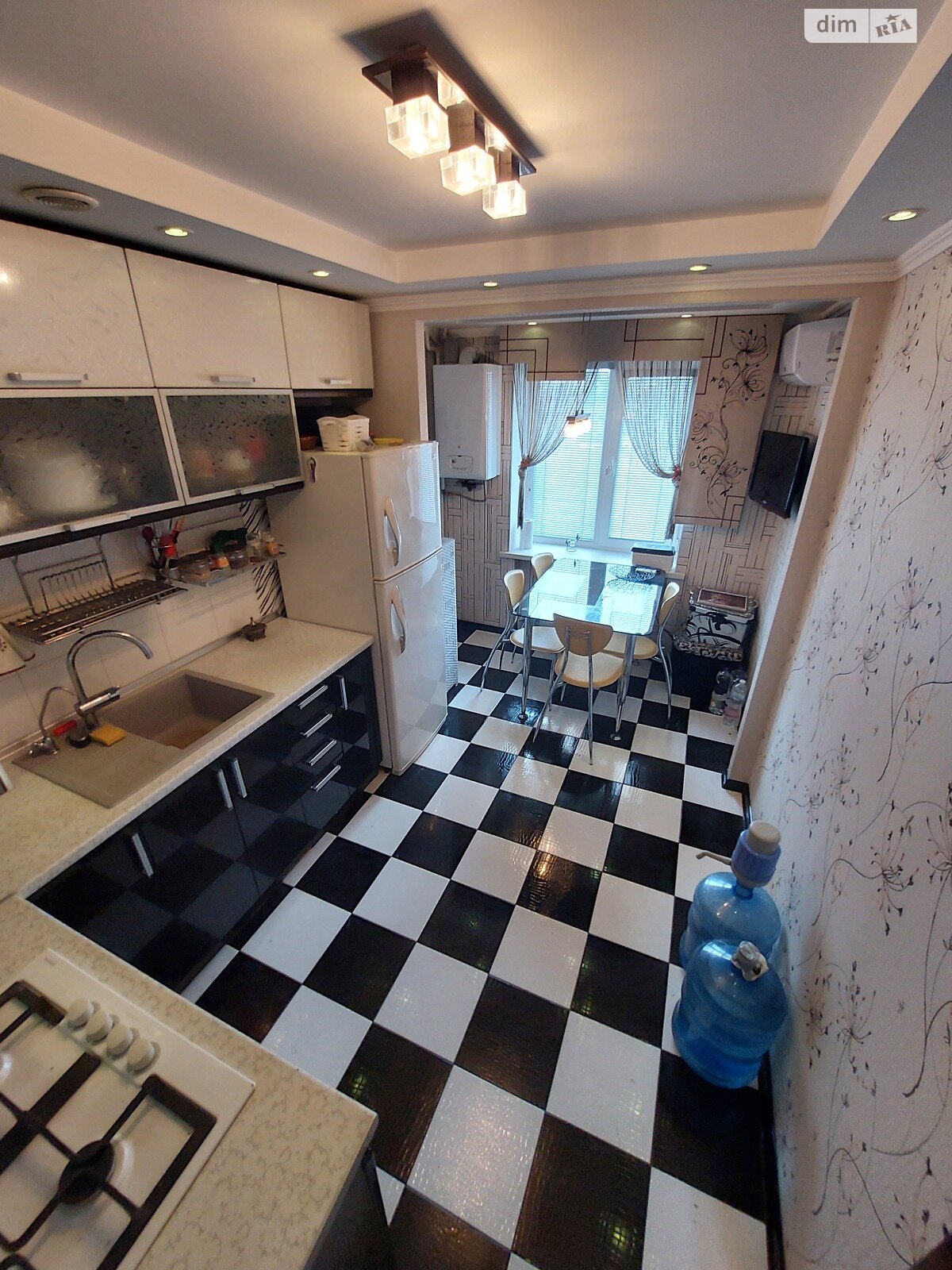 Продажа трехкомнатной квартиры в Николаеве, на ул. Январева 28, район Заводской фото 1 Продажа трехкомнатной квартиры в Николаеве, на ул. Январева 28, район Заводской фото 1