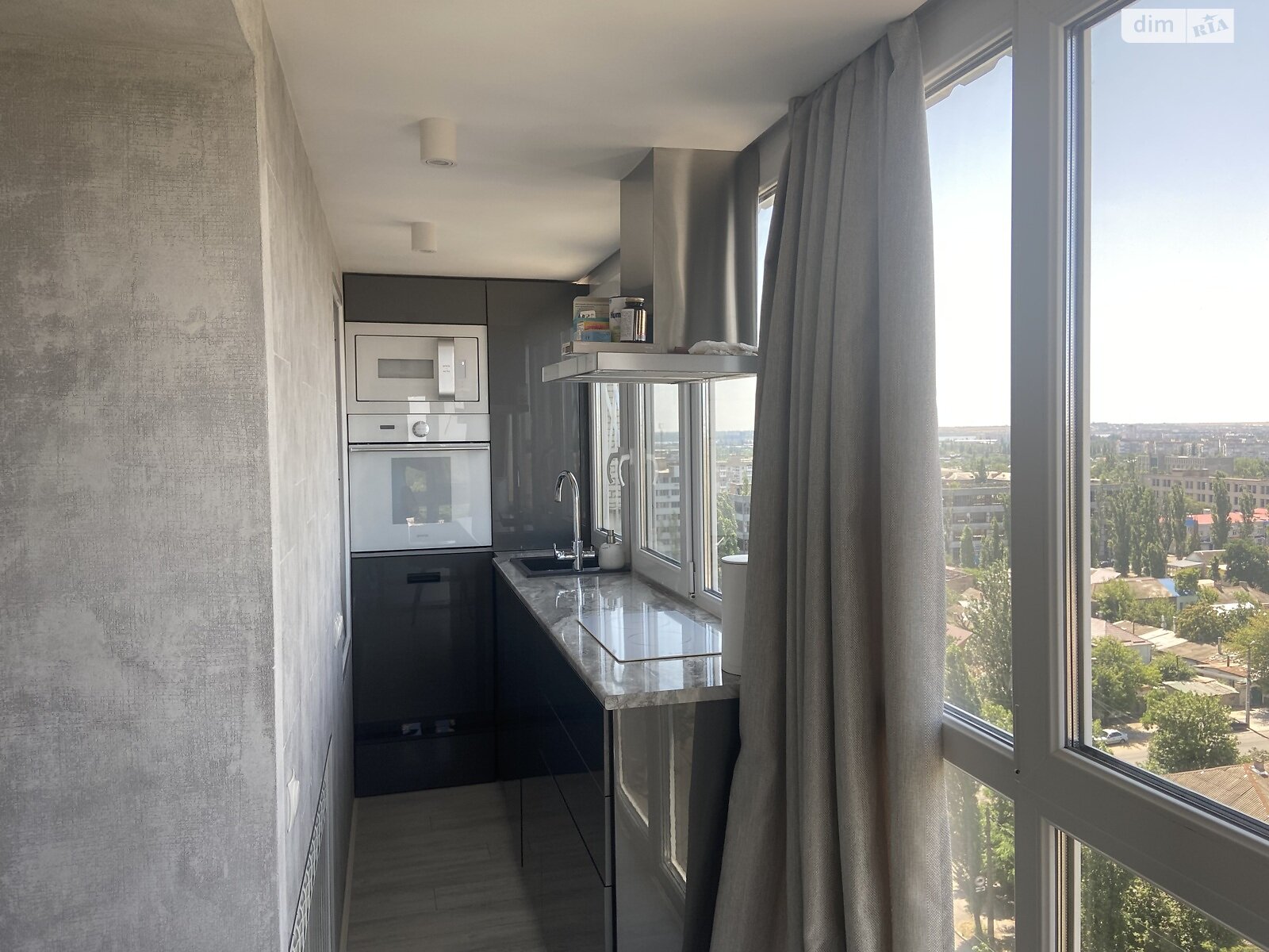 Продажа трехкомнатной квартиры в Николаеве, на ул. Защитников Николаева, район Заводской фото 1 Продажа трехкомнатной квартиры в Николаеве, на ул. Защитников Николаева, район Заводской фото 1