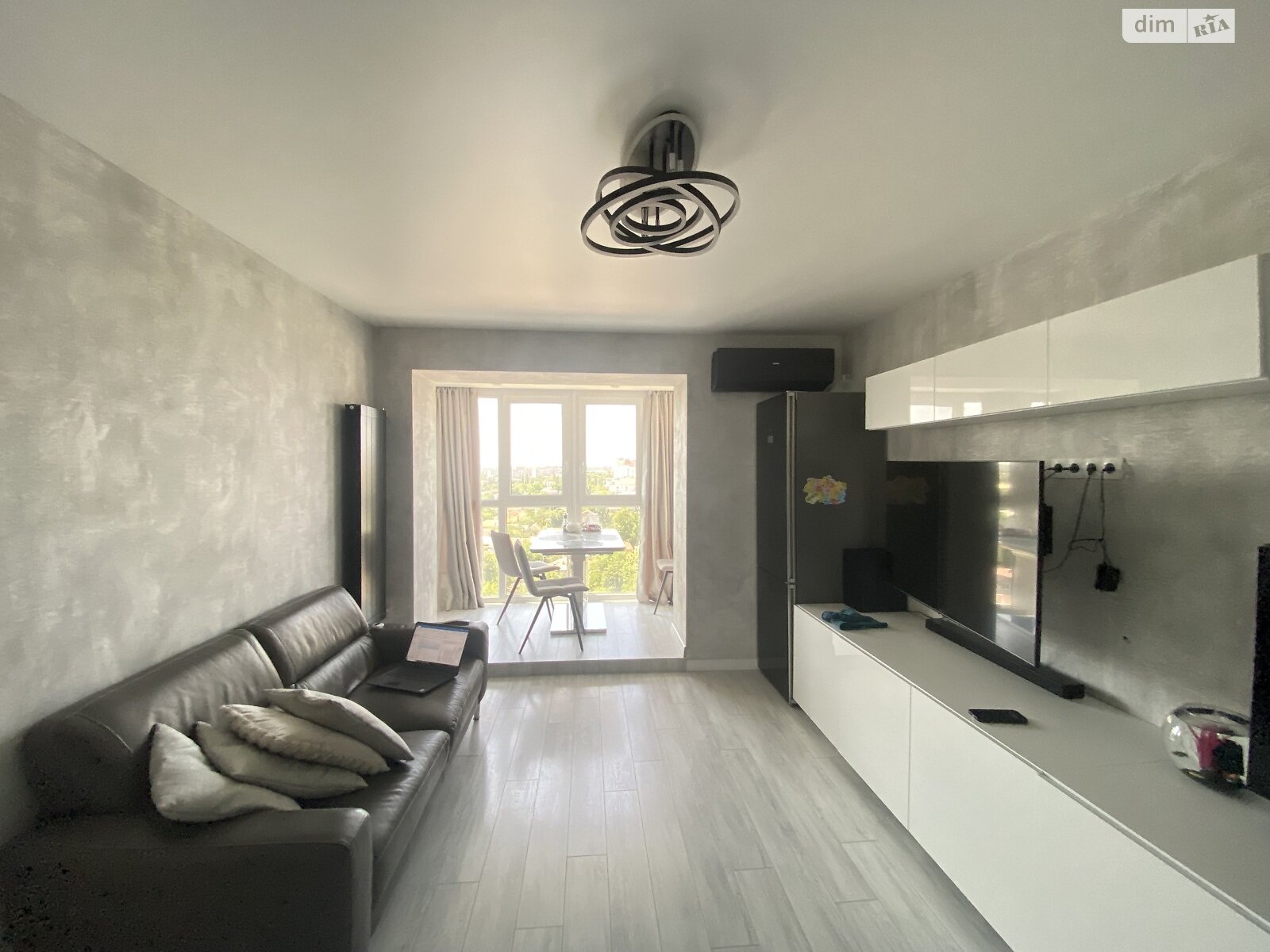 Продажа трехкомнатной квартиры в Николаеве, на ул. Защитников Николаева, район Заводской фото 1 Продажа трехкомнатной квартиры в Николаеве, на ул. Защитников Николаева, район Заводской фото 1