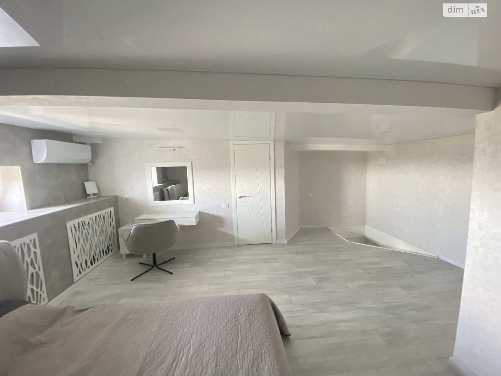 Продажа трехкомнатной квартиры в Николаеве, на ул. Защитников Николаева, район Заводской фото 1 Продажа трехкомнатной квартиры в Николаеве, на ул. Защитников Николаева, район Заводской фото 1