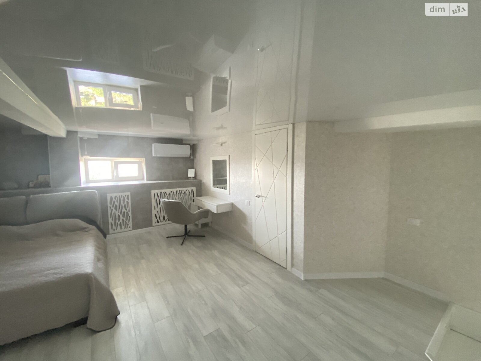 Продажа трехкомнатной квартиры в Николаеве, на ул. Защитников Николаева, район Заводской фото 1 Продажа трехкомнатной квартиры в Николаеве, на ул. Защитников Николаева, район Заводской фото 1