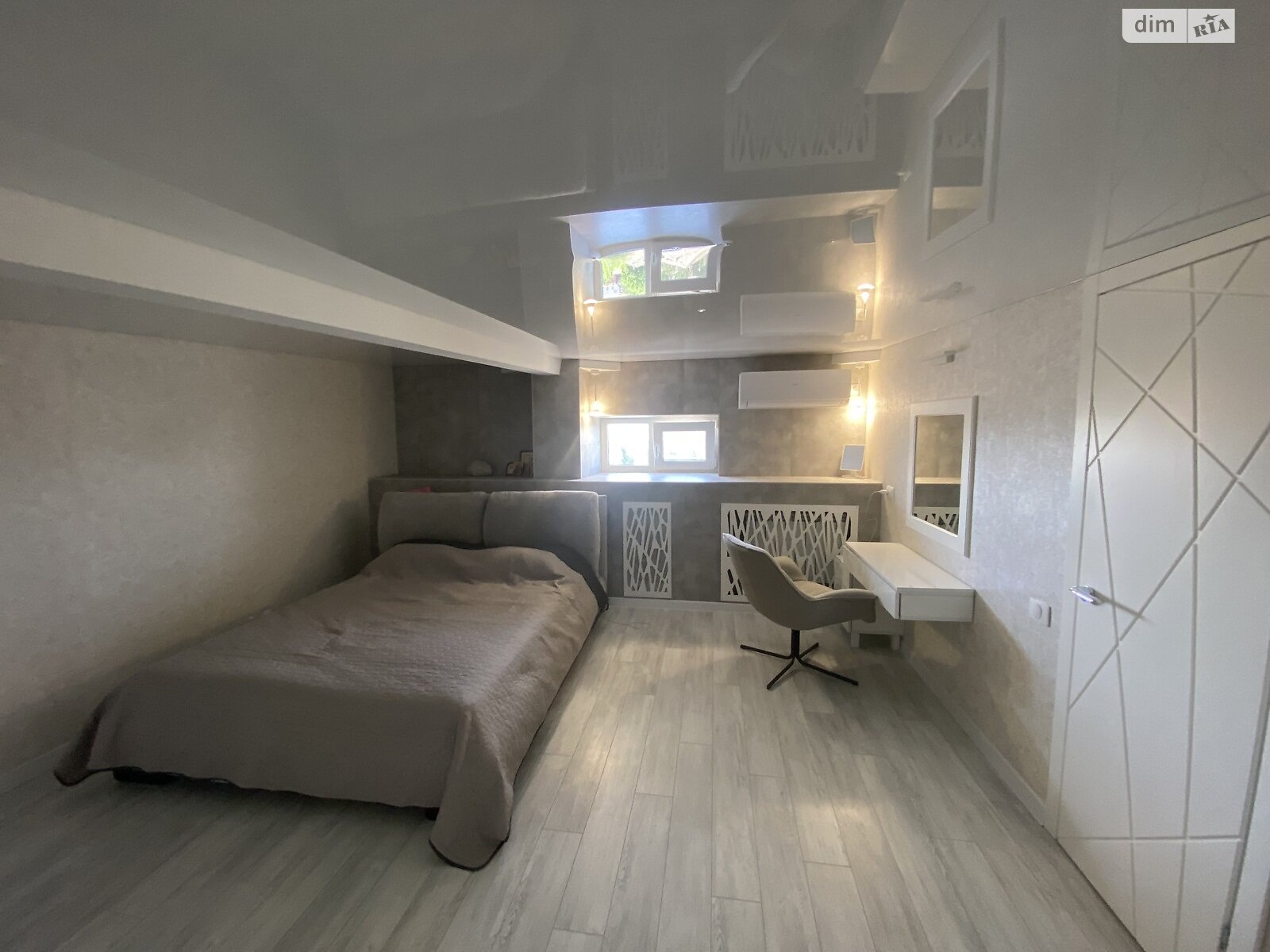 Продажа трехкомнатной квартиры в Николаеве, на ул. Защитников Николаева, район Заводской фото 1 Продажа трехкомнатной квартиры в Николаеве, на ул. Защитников Николаева, район Заводской фото 1