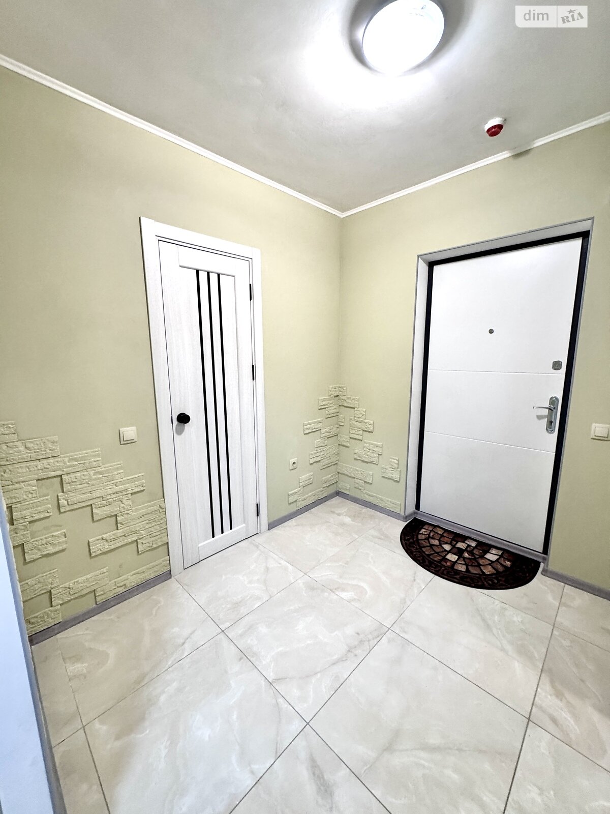 Продажа однокомнатной квартиры в Новоселках, на ул. Озерная 27А, фото 1