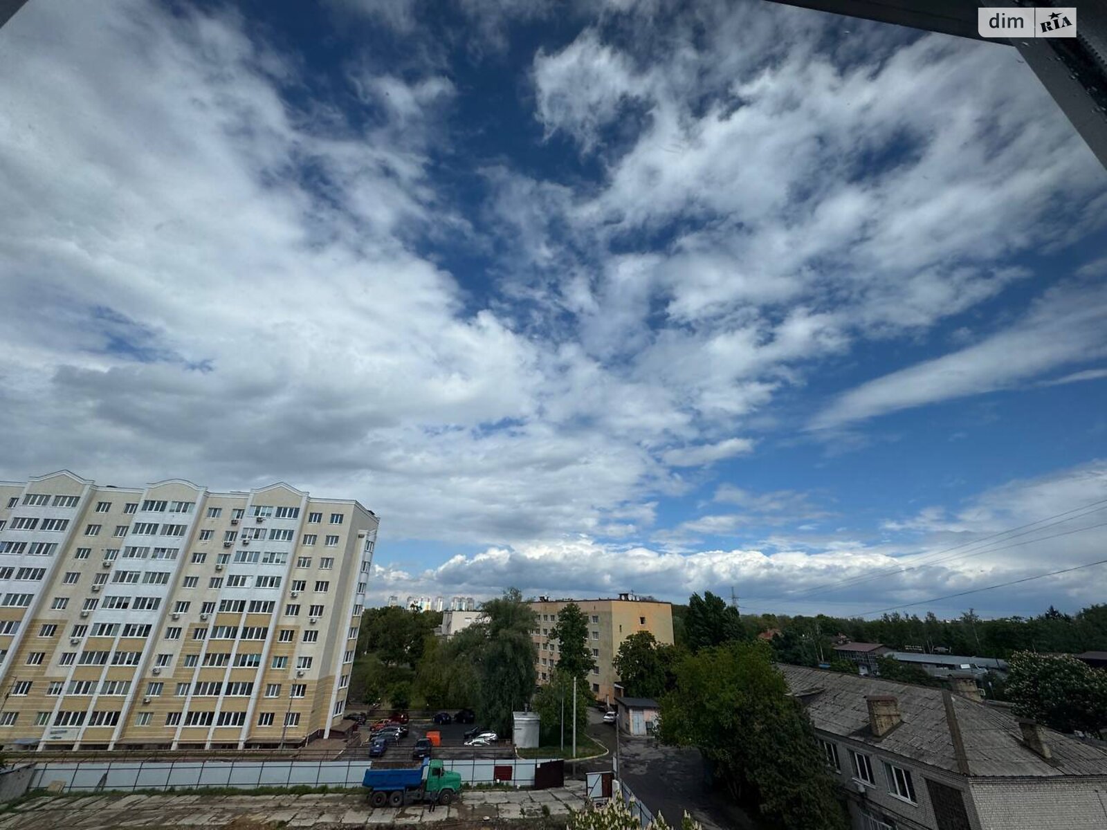 Продажа трехкомнатной квартиры в Новоселках, на ул. Садовая, фото 1 Продажа трехкомнатной квартиры в Новоселках, на ул. Садовая, фото 1