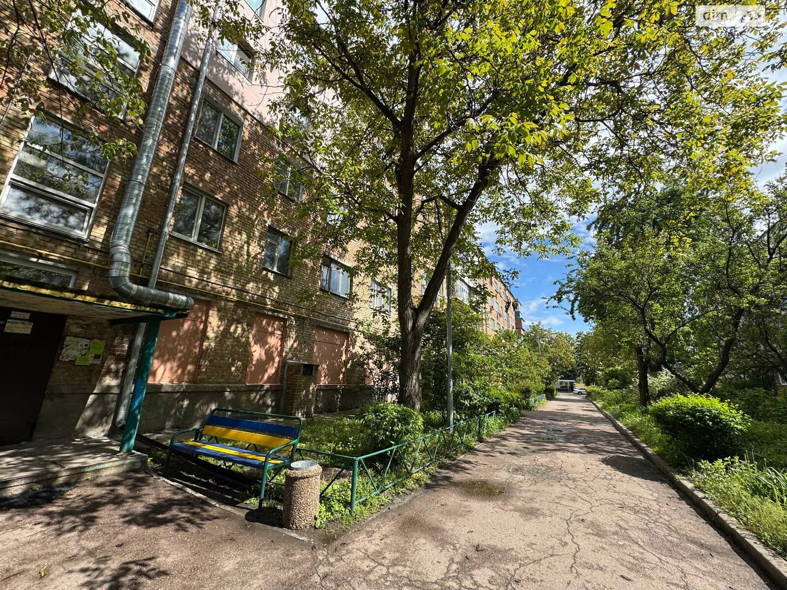 Продажа трехкомнатной квартиры в Новоселках, на ул. Садовая, фото 1 Продажа трехкомнатной квартиры в Новоселках, на ул. Садовая, фото 1