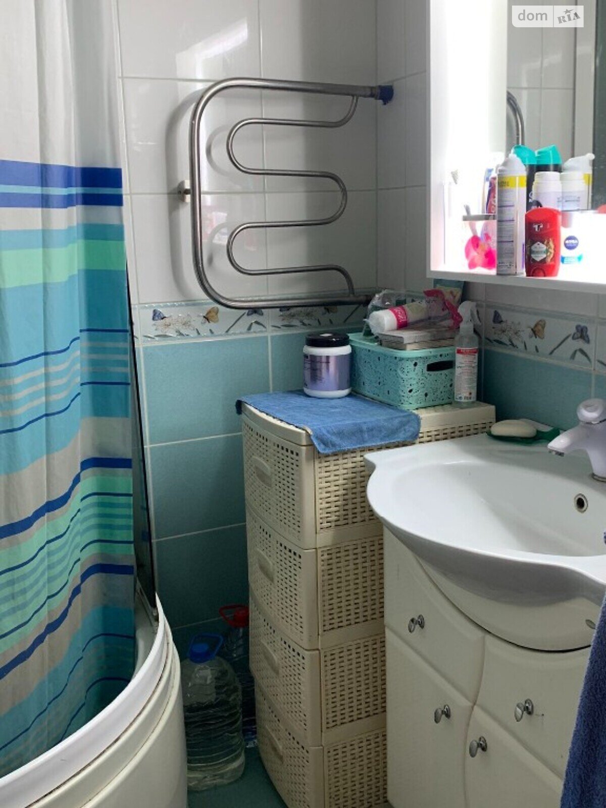 Продажа трехкомнатной квартиры в Александровке, на ул. Центральная 7, фото 1 Продажа трехкомнатной квартиры в Александровке, на ул. Центральная 7, фото 1