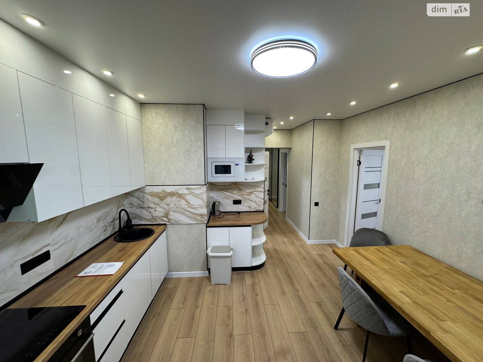 Продажа двухкомнатной квартиры в Одессе, на ул. Жемчужная 8, район Аркадия фото 1 Продажа двухкомнатной квартиры в Одессе, на ул. Жемчужная 8, район Аркадия фото 1
