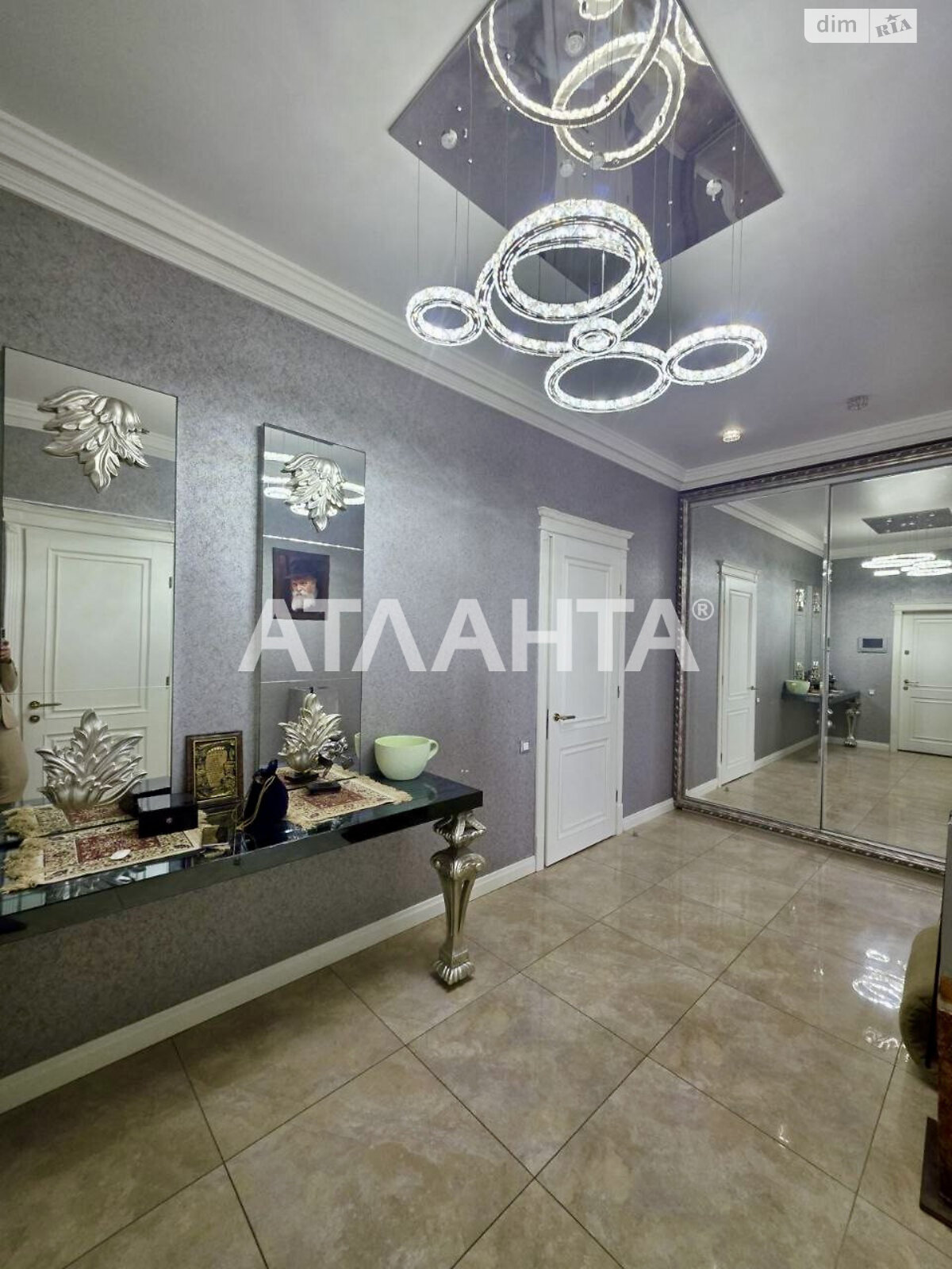 Продажа трехкомнатной квартиры в Одессе, на пер. Аркадиевский 9/1, район Аркадия фото 1 Продажа трехкомнатной квартиры в Одессе, на пер. Аркадиевский 9/1, район Аркадия фото 1