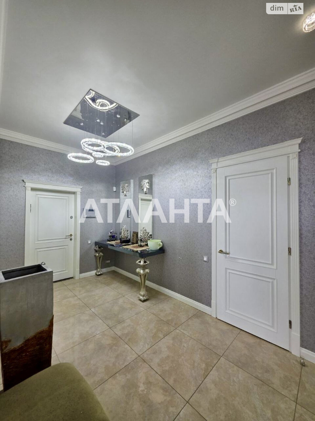 Продажа трехкомнатной квартиры в Одессе, на пер. Аркадиевский 9/1, район Аркадия фото 1 Продажа трехкомнатной квартиры в Одессе, на пер. Аркадиевский 9/1, район Аркадия фото 1
