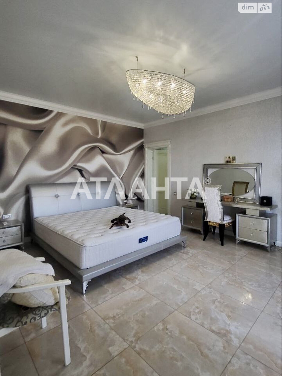 Продажа трехкомнатной квартиры в Одессе, на пер. Аркадиевский 9/1, район Аркадия фото 1 Продажа трехкомнатной квартиры в Одессе, на пер. Аркадиевский 9/1, район Аркадия фото 1