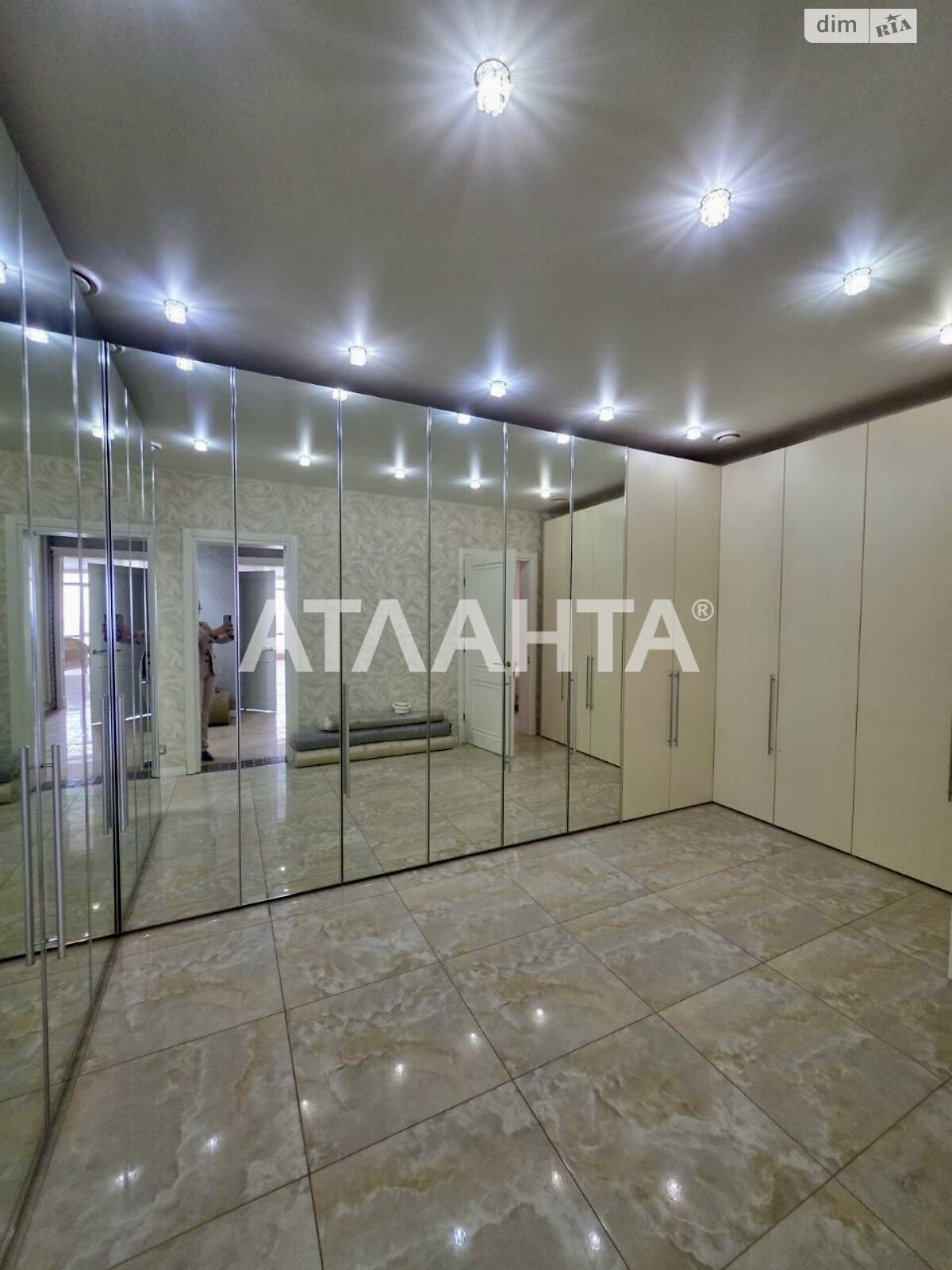 Продажа трехкомнатной квартиры в Одессе, на пер. Аркадиевский 9/1, район Аркадия фото 1 Продажа трехкомнатной квартиры в Одессе, на пер. Аркадиевский 9/1, район Аркадия фото 1