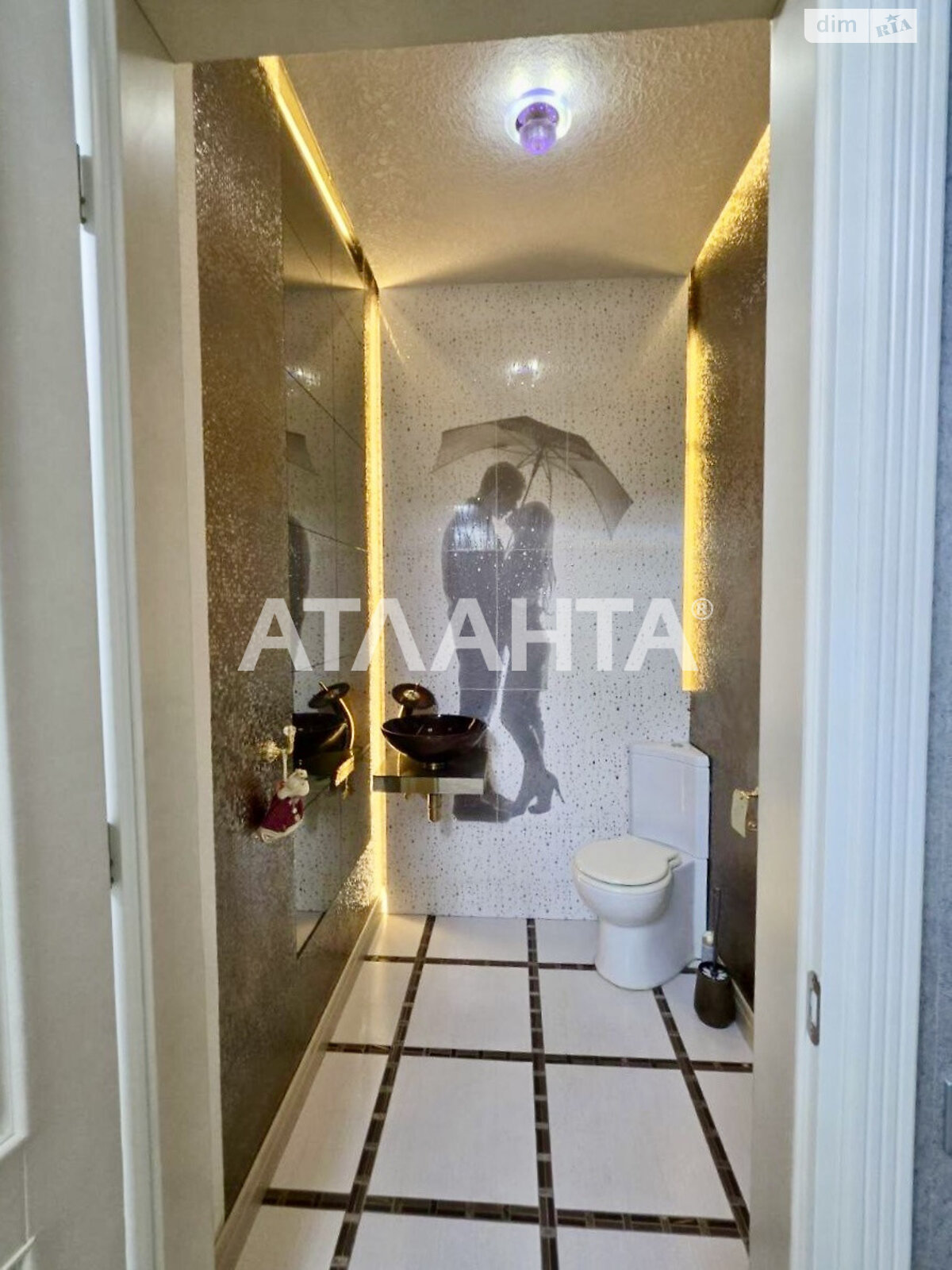 Продажа трехкомнатной квартиры в Одессе, на пер. Аркадиевский 9/1, район Аркадия фото 1 Продажа трехкомнатной квартиры в Одессе, на пер. Аркадиевский 9/1, район Аркадия фото 1