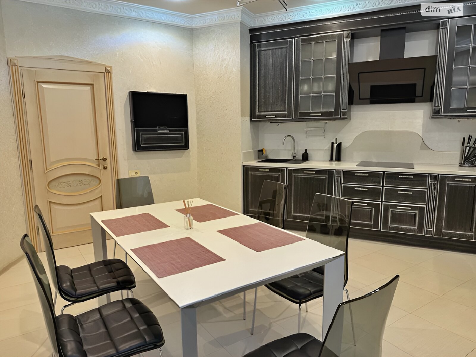 Продаж трикімнатної квартири в Одесі, на плато Аркадійське 5А/1, район Аркадія фото 1 Продаж трикімнатної квартири в Одесі, на плато Аркадійське 5А/1, район Аркадія фото 1