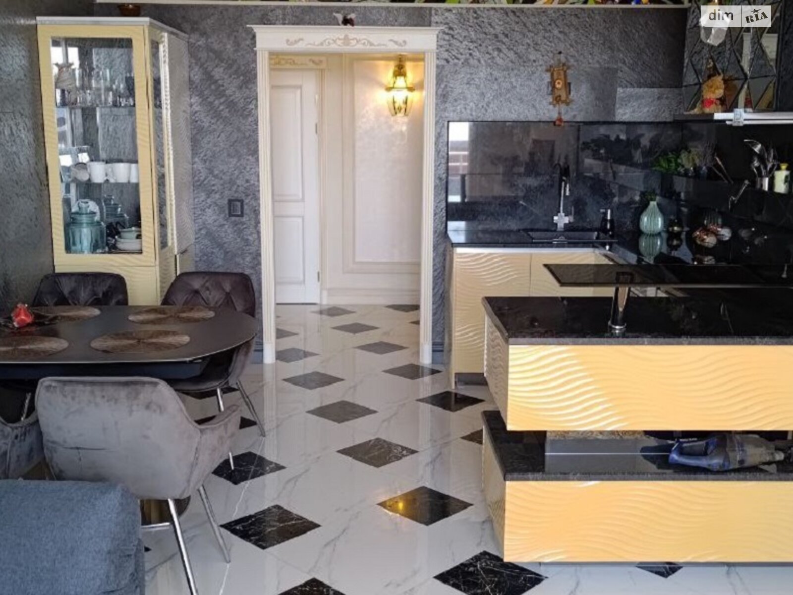 Продаж трикімнатної квартири в Одесі, на вул. Генуезька 24Д корпус 1, район Аркадія фото 1 Продаж трикімнатної квартири в Одесі, на вул. Генуезька 24Д корпус 1, район Аркадія фото 1