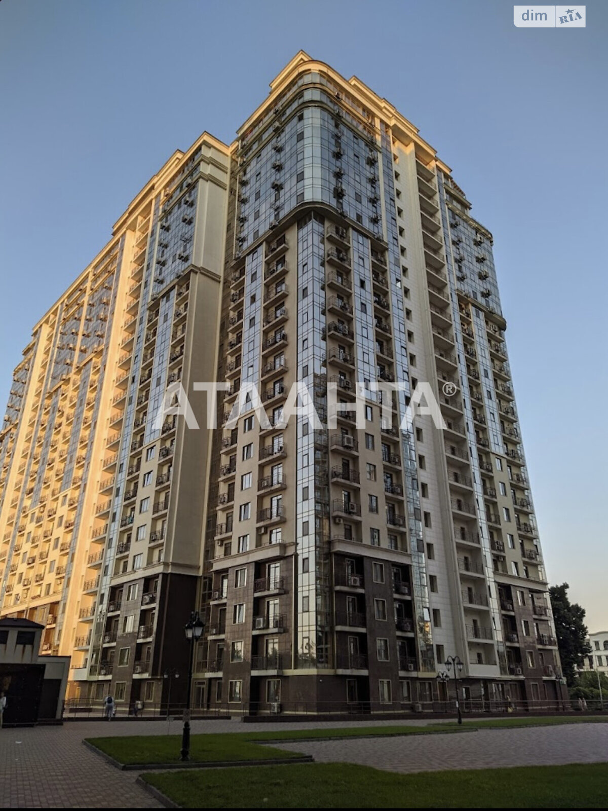 Продажа трехкомнатной квартиры в Одессе, на бул. Французский, район Аркадия фото 1 Продажа трехкомнатной квартиры в Одессе, на бул. Французский, район Аркадия фото 1