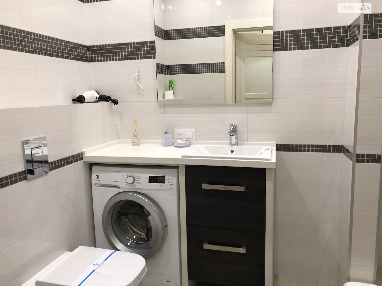 Продаж п`ятикімнатної квартири в Одесі, на вул. Генуезька 5, район Аркадія фото 1 Продаж п`ятикімнатної квартири в Одесі, на вул. Генуезька 5, район Аркадія фото 1