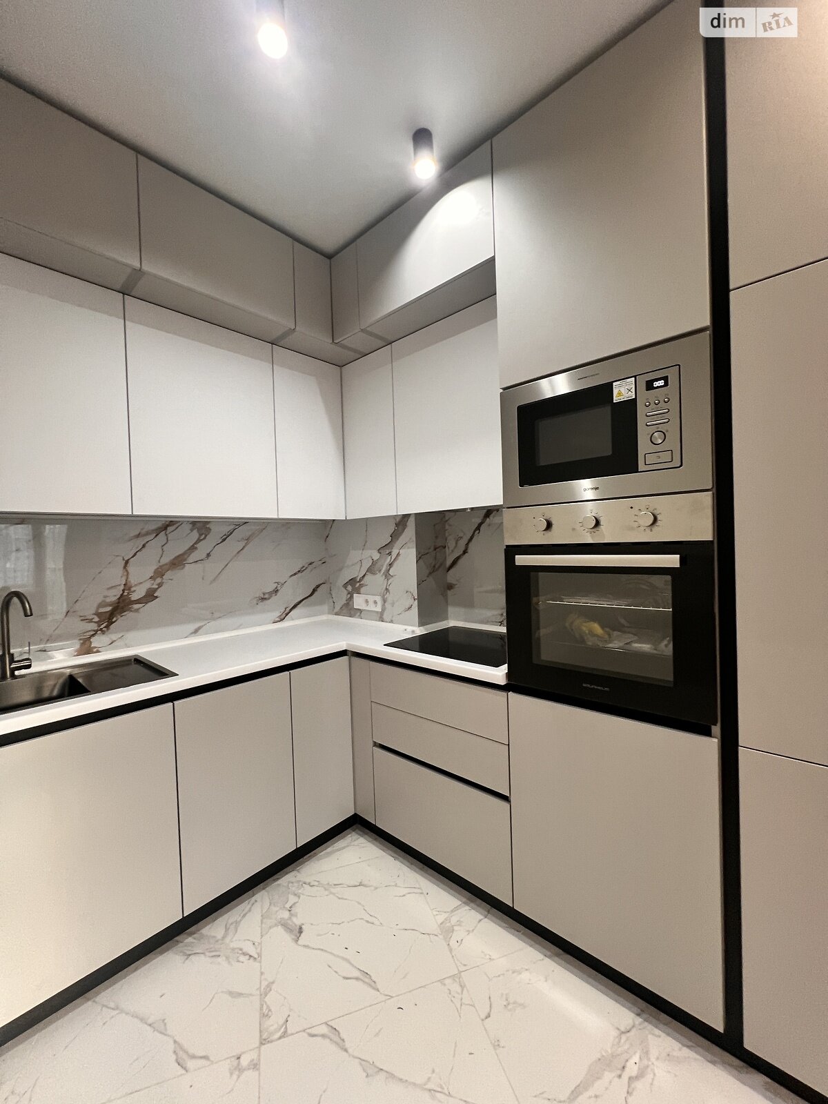 Продажа однокомнатной квартиры в Одессе, на ул. Генуэзская 1 корпус 3, кв. 90, район Аркадия фото 1 Продажа однокомнатной квартиры в Одессе, на ул. Генуэзская 1 корпус 3, кв. 90, район Аркадия фото 1