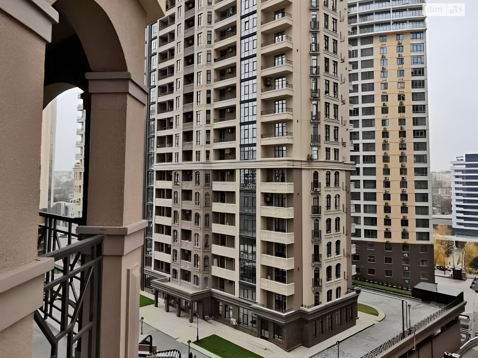 Продажа трехкомнатной квартиры в Одессе, на ул. Генуэзская 1/1, район Аркадия фото 1 Продажа трехкомнатной квартиры в Одессе, на ул. Генуэзская 1/1, район Аркадия фото 1