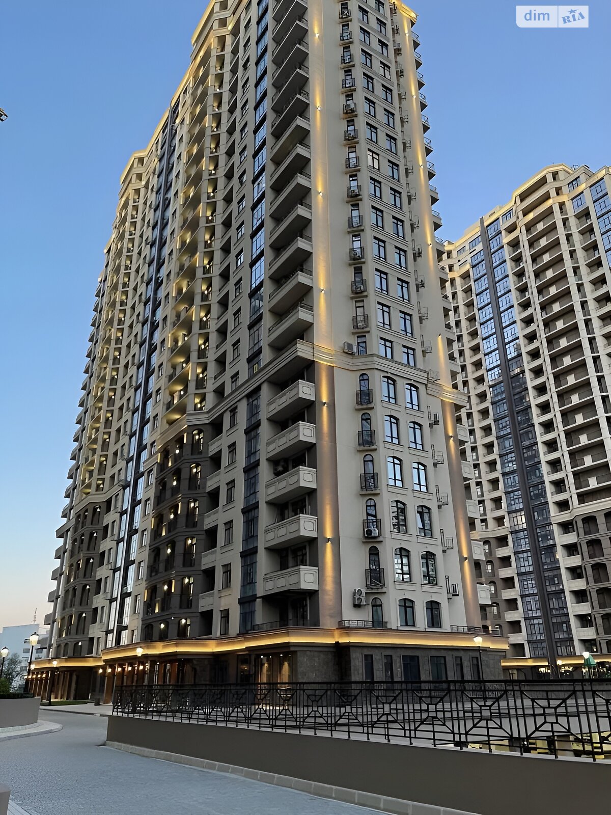Продажа трехкомнатной квартиры в Одессе, на ул. Генуэзская 1/1, район Аркадия фото 1 Продажа трехкомнатной квартиры в Одессе, на ул. Генуэзская 1/1, район Аркадия фото 1
