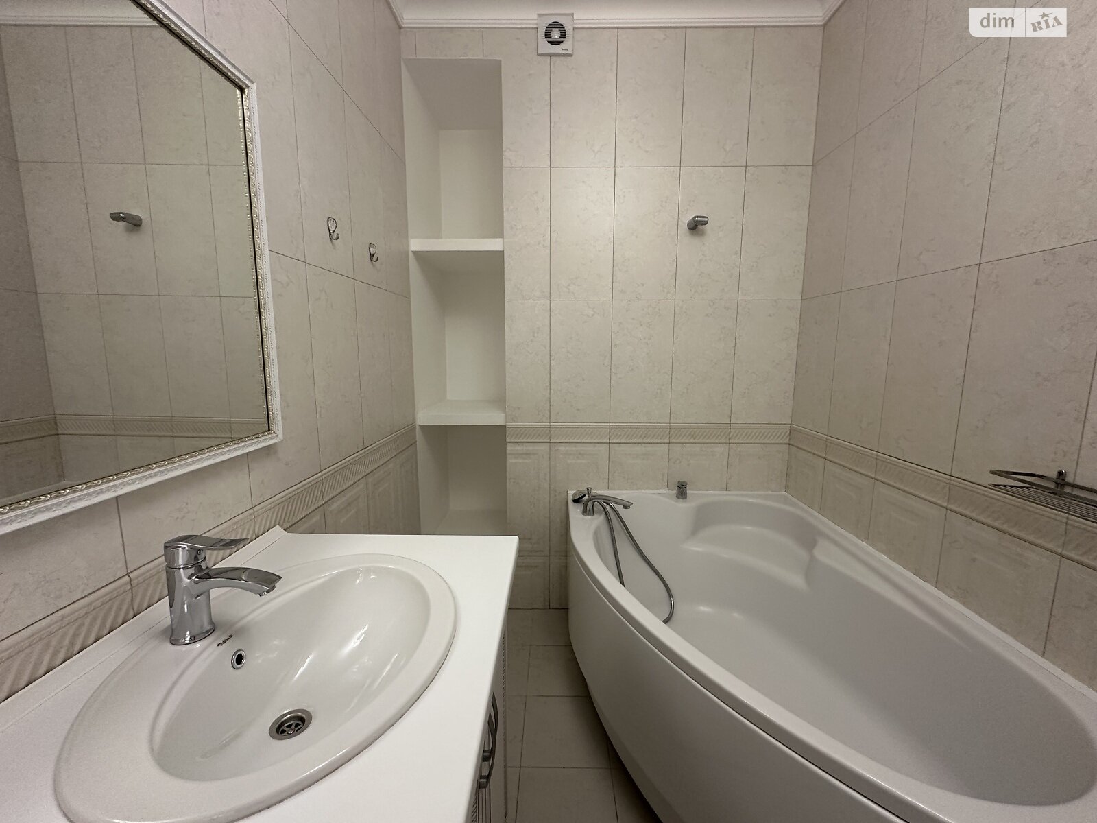 Продаж двокімнатної квартири в Одесі, на вул. Генуезька 5, район Аркадія фото 1 Продаж двокімнатної квартири в Одесі, на вул. Генуезька 5, район Аркадія фото 1