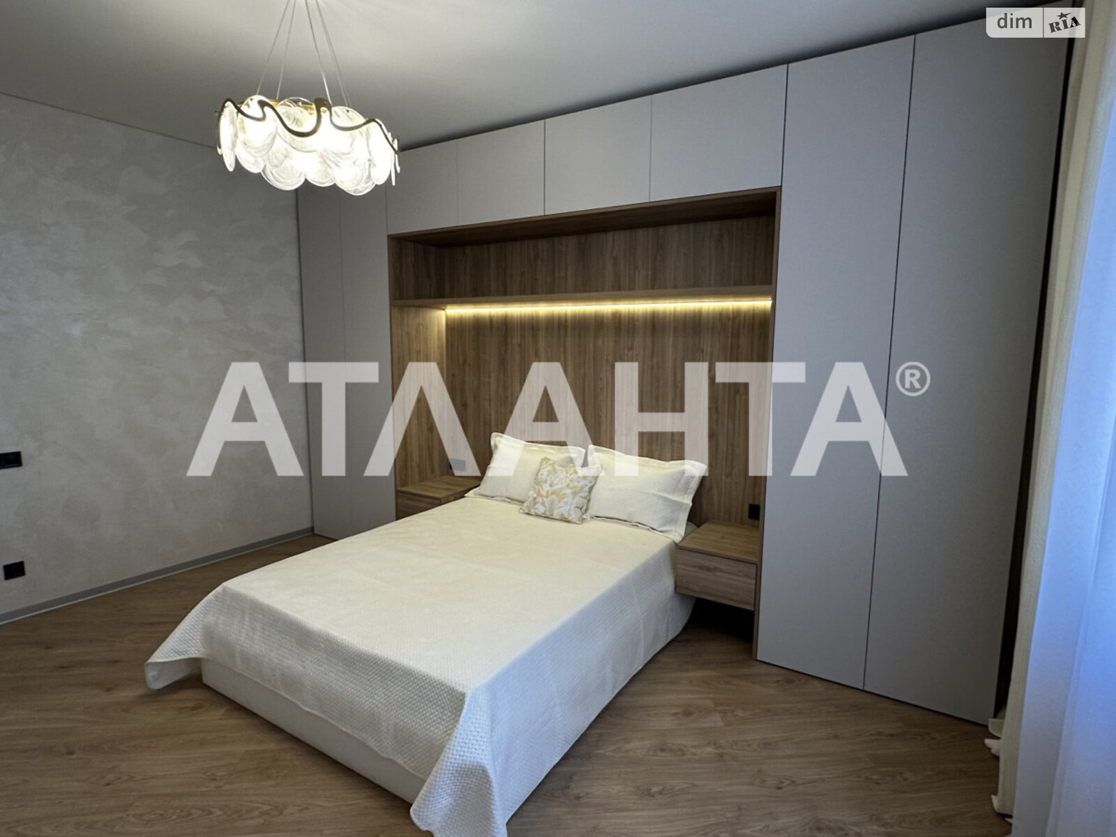 Продажа трехкомнатной квартиры в Одессе, на ул. Генуэзская, район Аркадия фото 1 Продажа трехкомнатной квартиры в Одессе, на ул. Генуэзская, район Аркадия фото 1