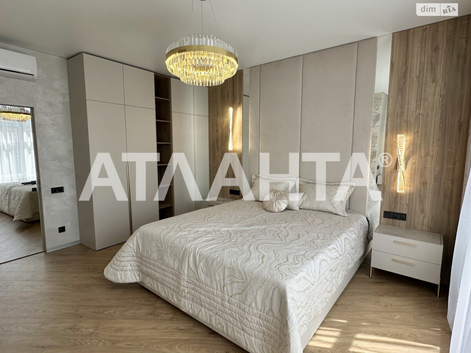 Продажа трехкомнатной квартиры в Одессе, на ул. Генуэзская, район Аркадия фото 1 Продажа трехкомнатной квартиры в Одессе, на ул. Генуэзская, район Аркадия фото 1
