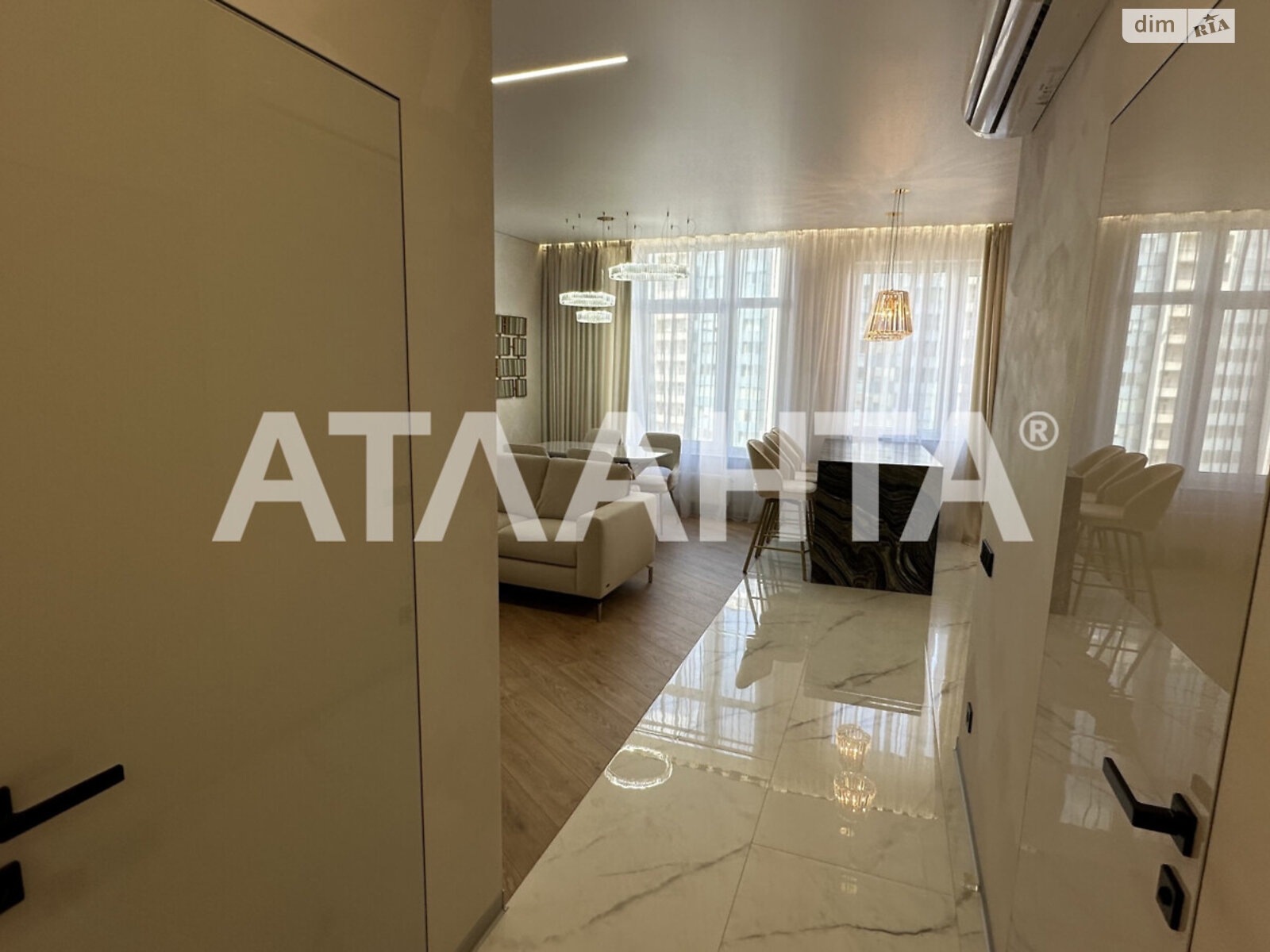 Продажа трехкомнатной квартиры в Одессе, на ул. Генуэзская, район Аркадия фото 1 Продажа трехкомнатной квартиры в Одессе, на ул. Генуэзская, район Аркадия фото 1