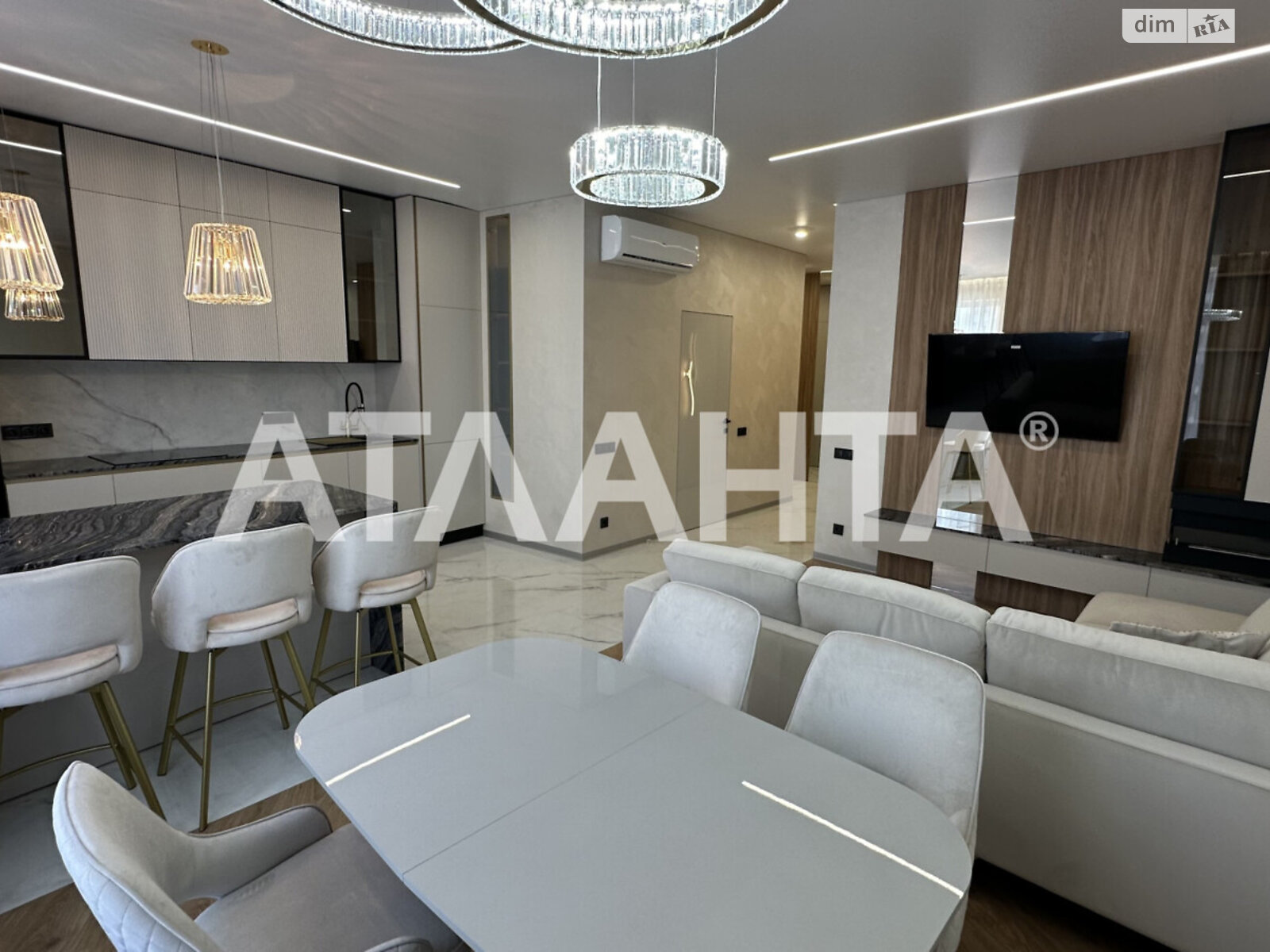 Продажа трехкомнатной квартиры в Одессе, на ул. Генуэзская, район Аркадия фото 1 Продажа трехкомнатной квартиры в Одессе, на ул. Генуэзская, район Аркадия фото 1