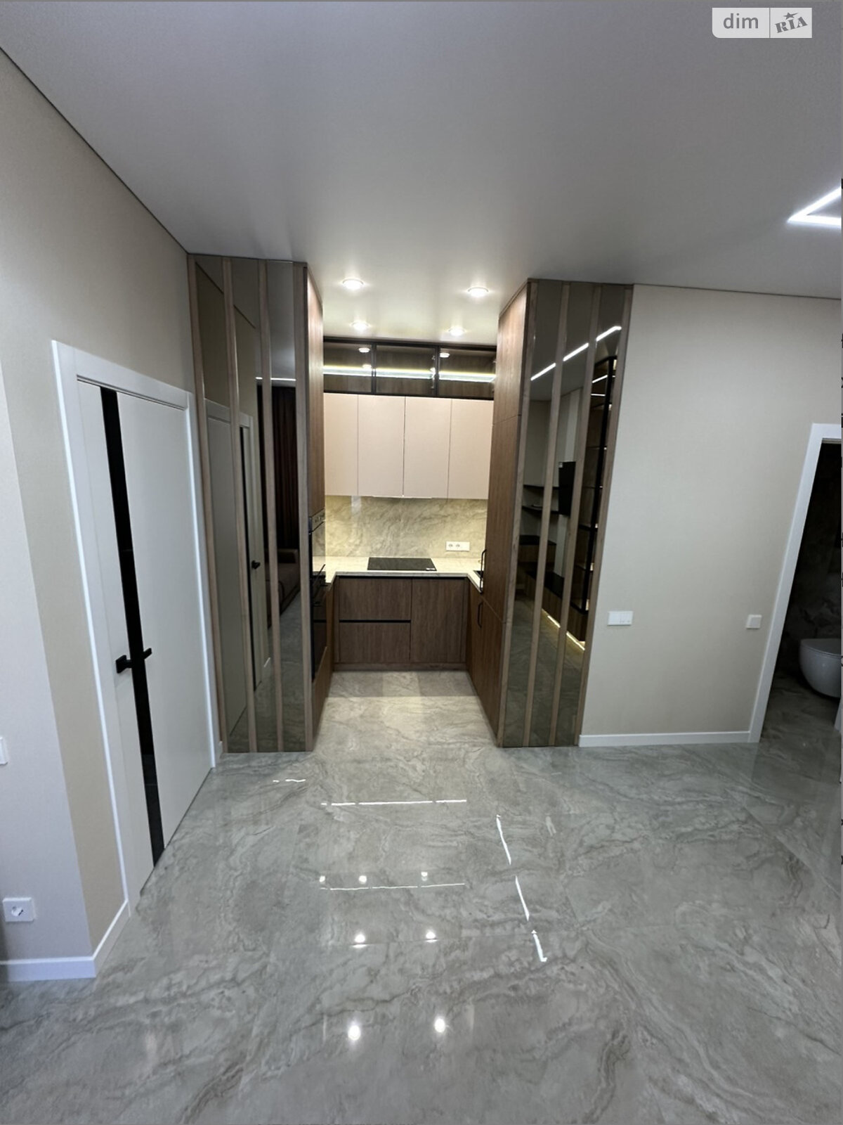 Продаж чотирикімнатної квартири в Одесі, на вул. Генуезька 1Е корпус 1, район Аркадія фото 1 Продаж чотирикімнатної квартири в Одесі, на вул. Генуезька 1Е корпус 1, район Аркадія фото 1